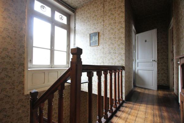 LE VASTE APPARTEMENT BOURGEOIS À RESTAURER, À 10 MIN A PIED DU CENTRE HISTORIQUE. - A QUIMPER Quimper PROCHE CENTRE