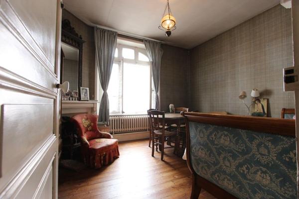 LE VASTE APPARTEMENT BOURGEOIS À RESTAURER, À 10 MIN A PIED DU CENTRE HISTORIQUE. - A QUIMPER Quimper PROCHE CENTRE