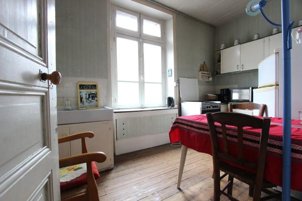 LE VASTE APPARTEMENT BOURGEOIS À RESTAURER, À 10 MIN A PIED DU CENTRE HISTORIQUE. - A QUIMPER Quimper PROCHE CENTRE
