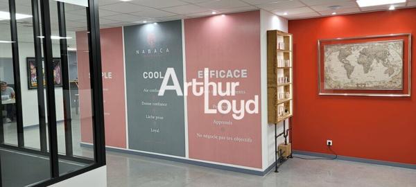 Locaux mixtes à louer 340 m² et grande vitrine - Montauroux