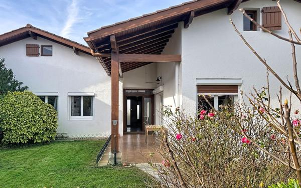 Maison à vendre    4 pièces • 82 m2 Saint-Pierre-d'Irube