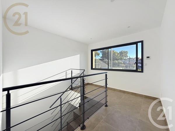 Maison à vendre  7 pièces - 197,16 m2 FABREGUES - 34