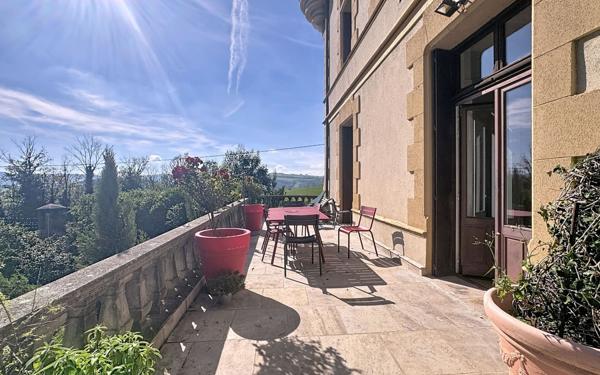 Appartement à vendre    5 pièces • 191,58 m2 L'Étrat