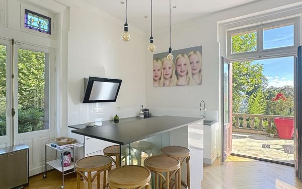 Appartement à vendre    5 pièces • 191,58 m2 L'Étrat