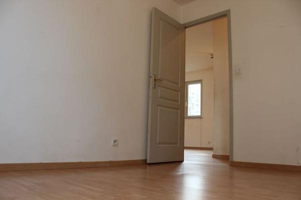 Un appartement traversant de type 3 a louer à Quimper centre