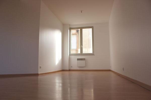 Un appartement traversant de type 3 a louer à Quimper centre