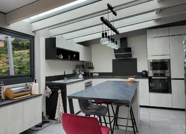 Maison à louer    5 pièces • 117,66 m2 Échenevex