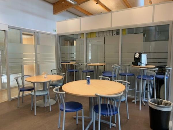Bureaux à louer à Avignon sud dans AGROPARC, accès rapide A7, douche, salle de repas, parking