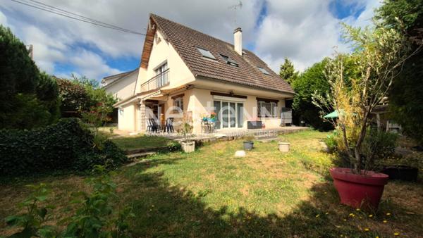 Nestenn Igny - Maison Familiale 170 m² de 8 Pièces, Secteur très recherché proche place de la Ferme, 5 chambres, double séjour avec accès direct terrasse et jardin, Lumineux, Calme, Proche des Commerces/Transports et Ecoles ( plateau Saclay)