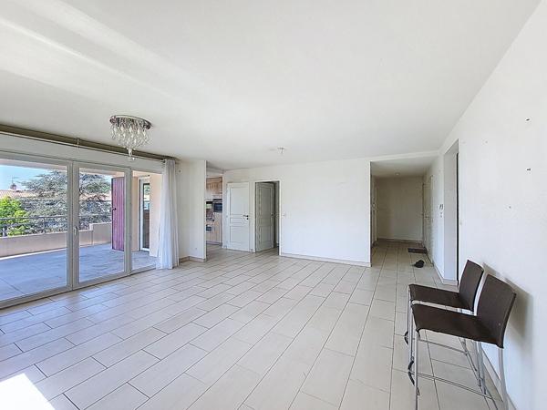 Superbe Appartement Manosque 4 pièces 113 m2 avec terrasse, box fermé et parking !!