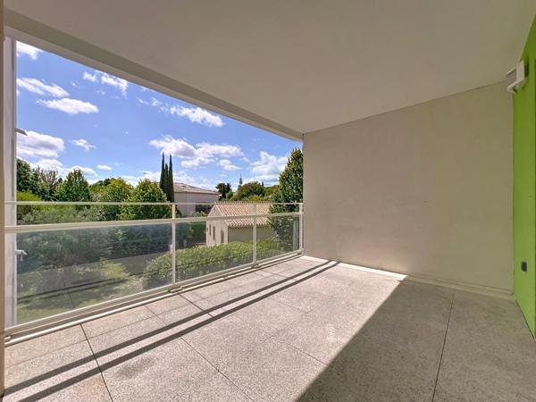 Appartement à vendre 2ème étage avec ascenseur, 3 pièces - 61 m2 + terrasse 11,30 m2 + parking couvert sécurisé