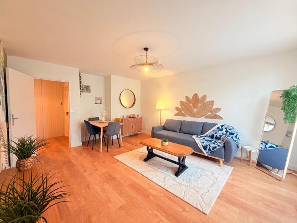 Appartement refait avec parking et gardien