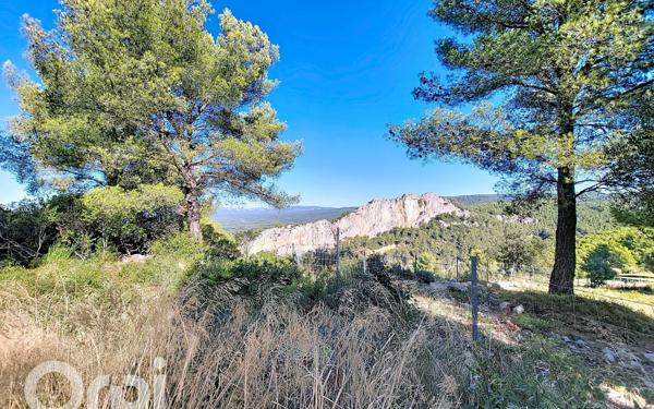 Maison à vendre    5 pièces •  Évenos