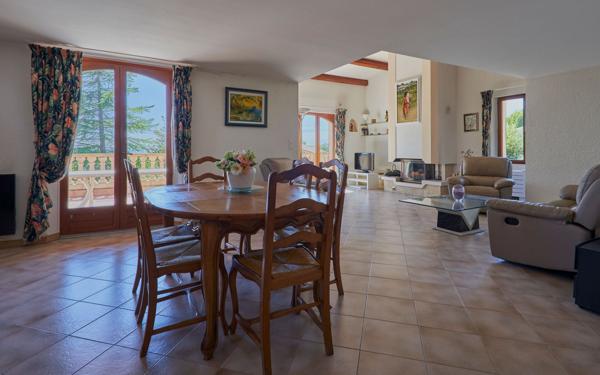 Maison à vendre    5 pièces • 155 m2 Manosque