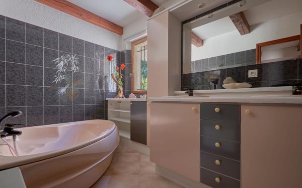 Maison à vendre    5 pièces • 155 m2 Manosque