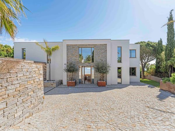 Vente Villa de luxe Les Issambres 7 Pièces 320 m²