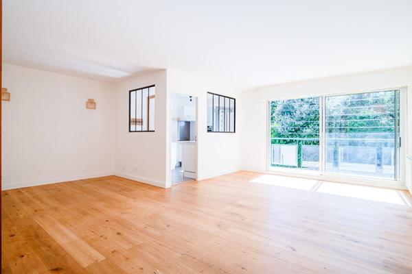 NANTES/CENTRE VILLE APPARTEMENT AVEC BALCON/PARKING/TERASSE