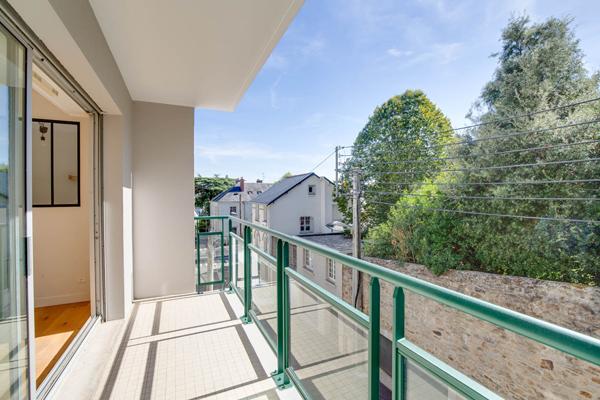 NANTES/CENTRE VILLE APPARTEMENT AVEC BALCON/PARKING/TERASSE