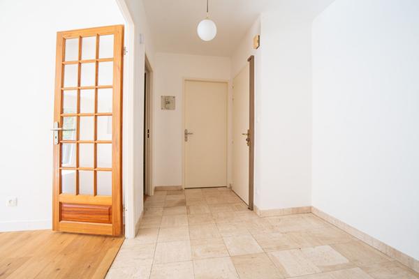 NANTES/CENTRE VILLE APPARTEMENT AVEC BALCON/PARKING/TERASSE