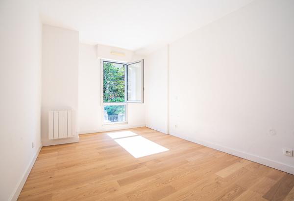NANTES/CENTRE VILLE APPARTEMENT AVEC BALCON/PARKING/TERASSE