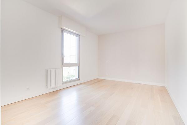 NANTES/CENTRE VILLE APPARTEMENT AVEC BALCON/PARKING/TERASSE