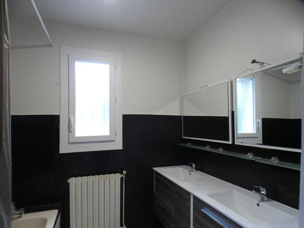 Maison Terrasson Lavilledieu 4 chambres avec piscine