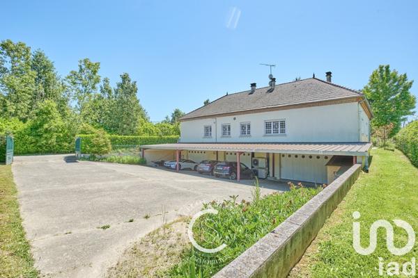 Maison traditionnelle 8 pièces de 277 m² à Brax (47310)