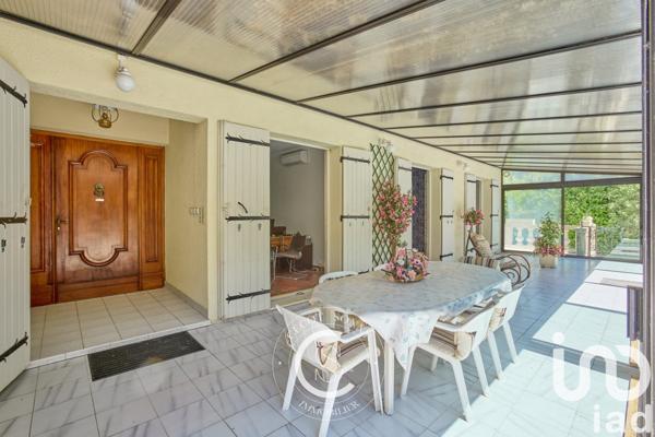 Maison traditionnelle 8 pièces de 277 m² à Brax (47310)