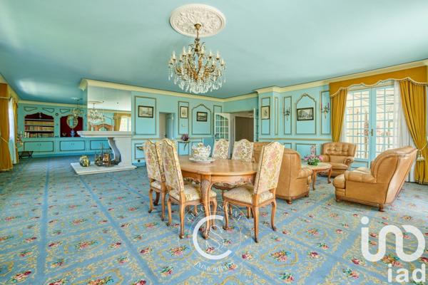 Maison traditionnelle 8 pièces de 277 m² à Brax (47310)