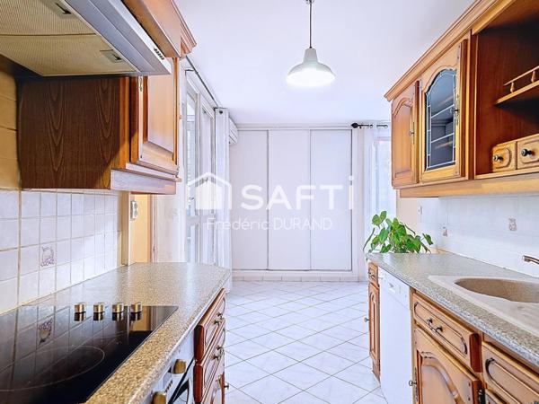 Décines centre T3 véranda, garage, tout à pied