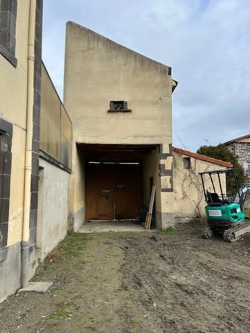 ENNEZAT centre maison à terminer de 202 m2