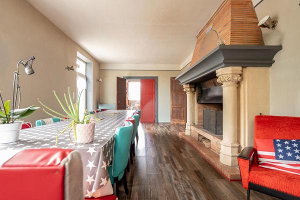 LIEUX UNIQUES ® - PROPRIÉTÉS PRIVÉES Blois-Chambord PROPOSE DEUX MAISONS DES ANNEES 50 SUR 4.6 HA DE TERRAIN