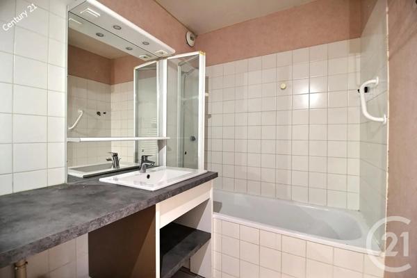 Appartement F3 à vendre  3 pièces - 69,50 m 2   CHATEAU THIERRY  - 02