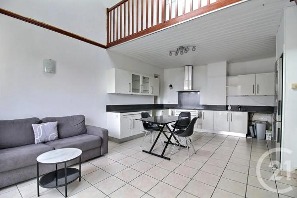 Appartement F3 à vendre  3 pièces - 69,50 m 2   CHATEAU THIERRY  - 02