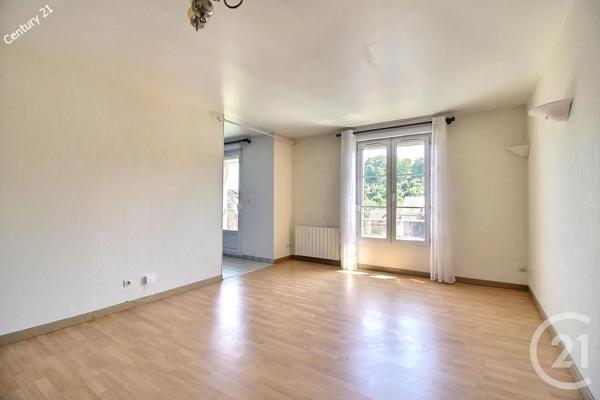Appartement F3 à vendre  3 pièces - 69,50 m 2   CHATEAU THIERRY  - 02