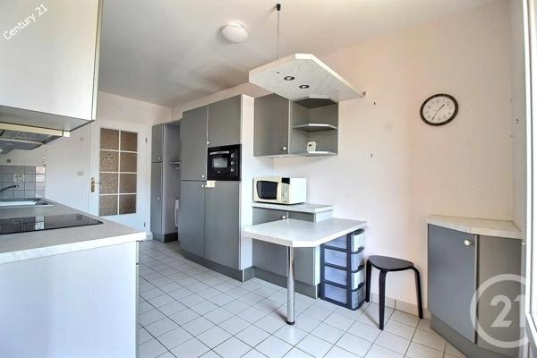 Appartement F3 à vendre  3 pièces - 69,50 m 2   CHATEAU THIERRY  - 02
