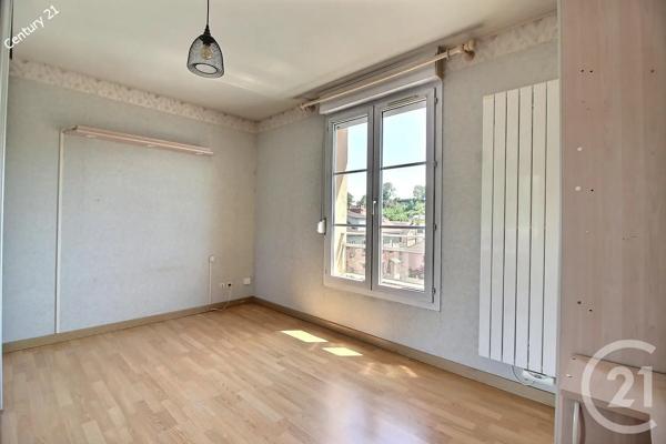 Appartement F3 à vendre  3 pièces - 69,50 m 2   CHATEAU THIERRY  - 02