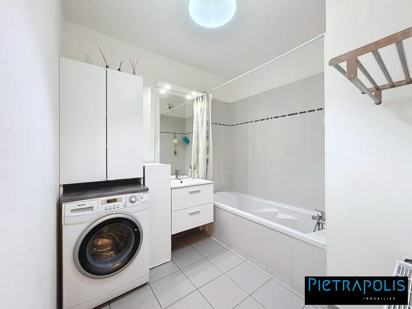 Appartement T3 – 56m² ENTIÈREMENT MEUBLÉ + GARAGE + DPE A, récent, climatisé
