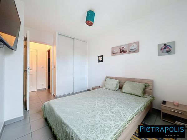 Appartement T3 – 56m² ENTIÈREMENT MEUBLÉ + GARAGE + DPE A, récent, climatisé
