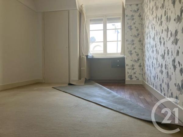 Maison à vendre  5 pièces - 198 m 2   ABBEVILLE  - 80