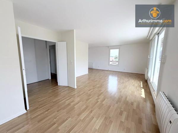 Vente                                                      Appartement
                        
                     4 pièces                      86 m2                     à Compiègne