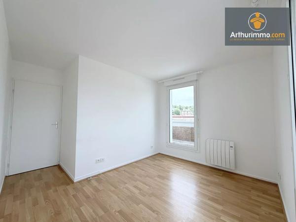 Vente                                                      Appartement
                        
                     4 pièces                      86 m2                     à Compiègne