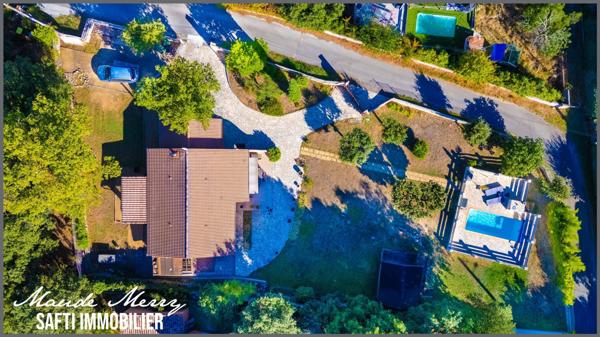 Maison plain-pied - 3 chambres - piscine et quartier très calme