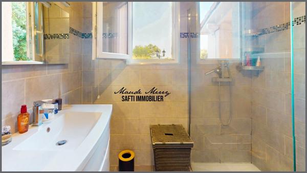 Maison plain-pied - 3 chambres - piscine et quartier très calme