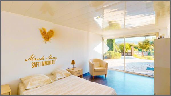 Maison plain-pied - 3 chambres - piscine et quartier très calme