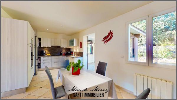 Maison plain-pied - 3 chambres - piscine et quartier très calme