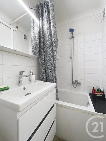 Appartement F2 à vendre  2 pièces - 44 m 2   COMPIEGNE  - 60