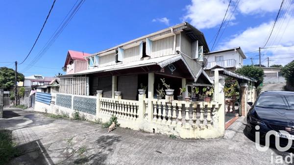 Maison 6 pièces de 130 m² à Saint-Louis (97450)