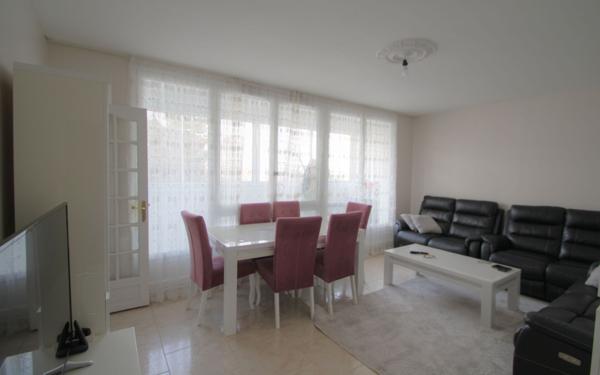 Appartement à vendre    4 pièces • 77 m2 Saint-Jean-de-la-Ruelle