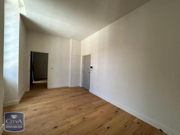 Appartement à louer 2 pièces 34.1m² Dole (39100)